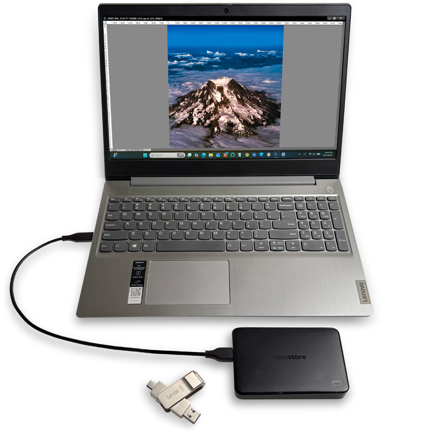 LAPTOP EASYSTORE LEXAR JUMPDRIVE